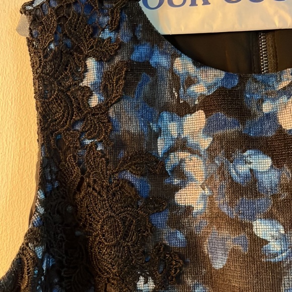 Tahari Blue Flower & Lace Appliqué Dress - Picture 4 of 5